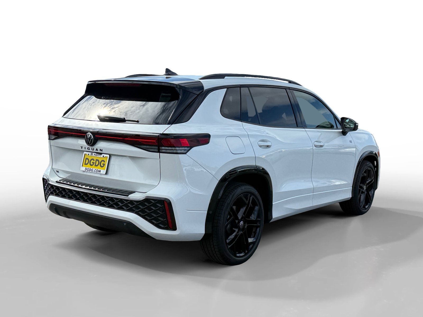 New 2026 Volkswagen Tiguan SE R-Line FWD image 5