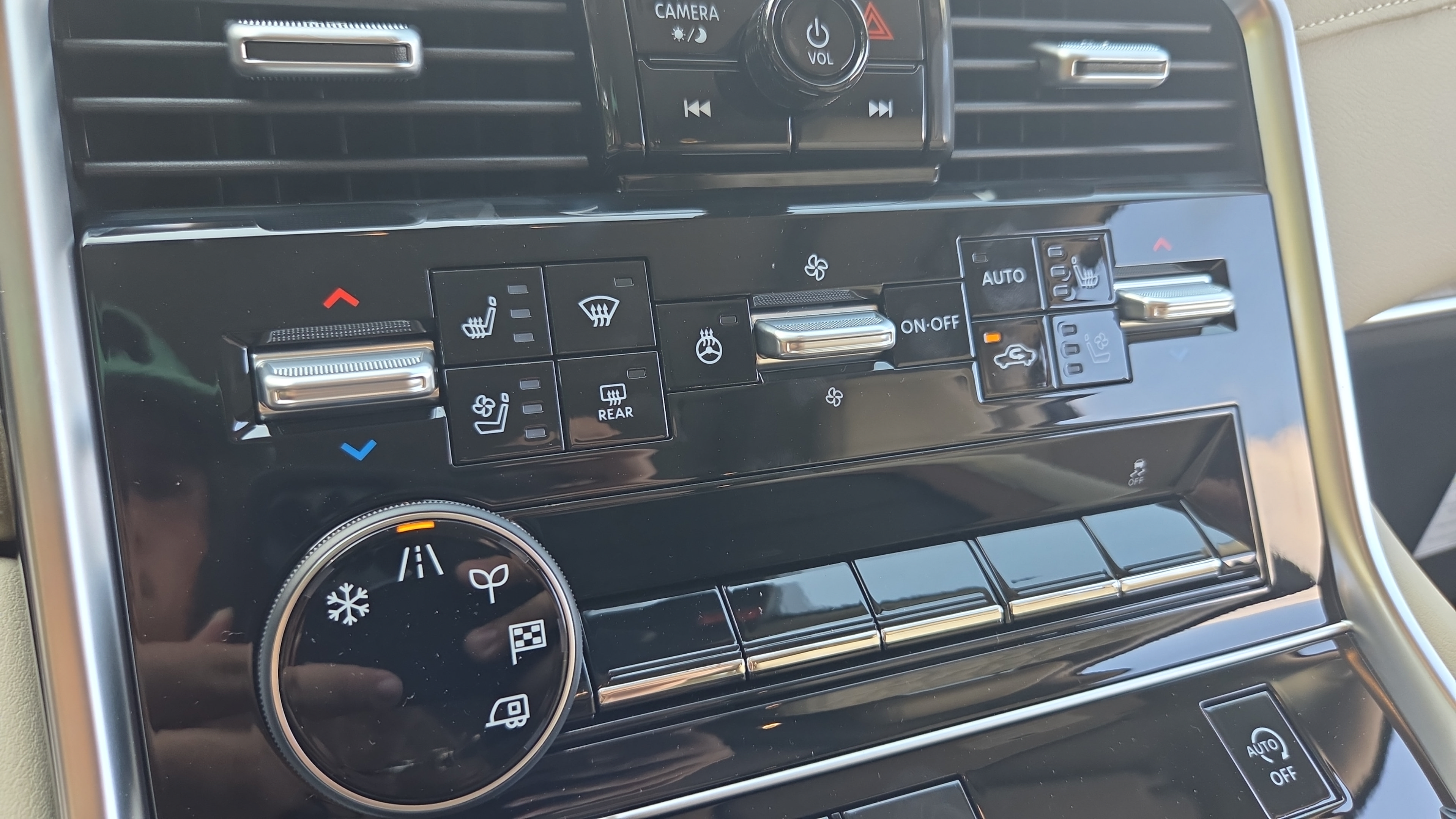 New 2026 Nissan Armada Platinum RWD image 25