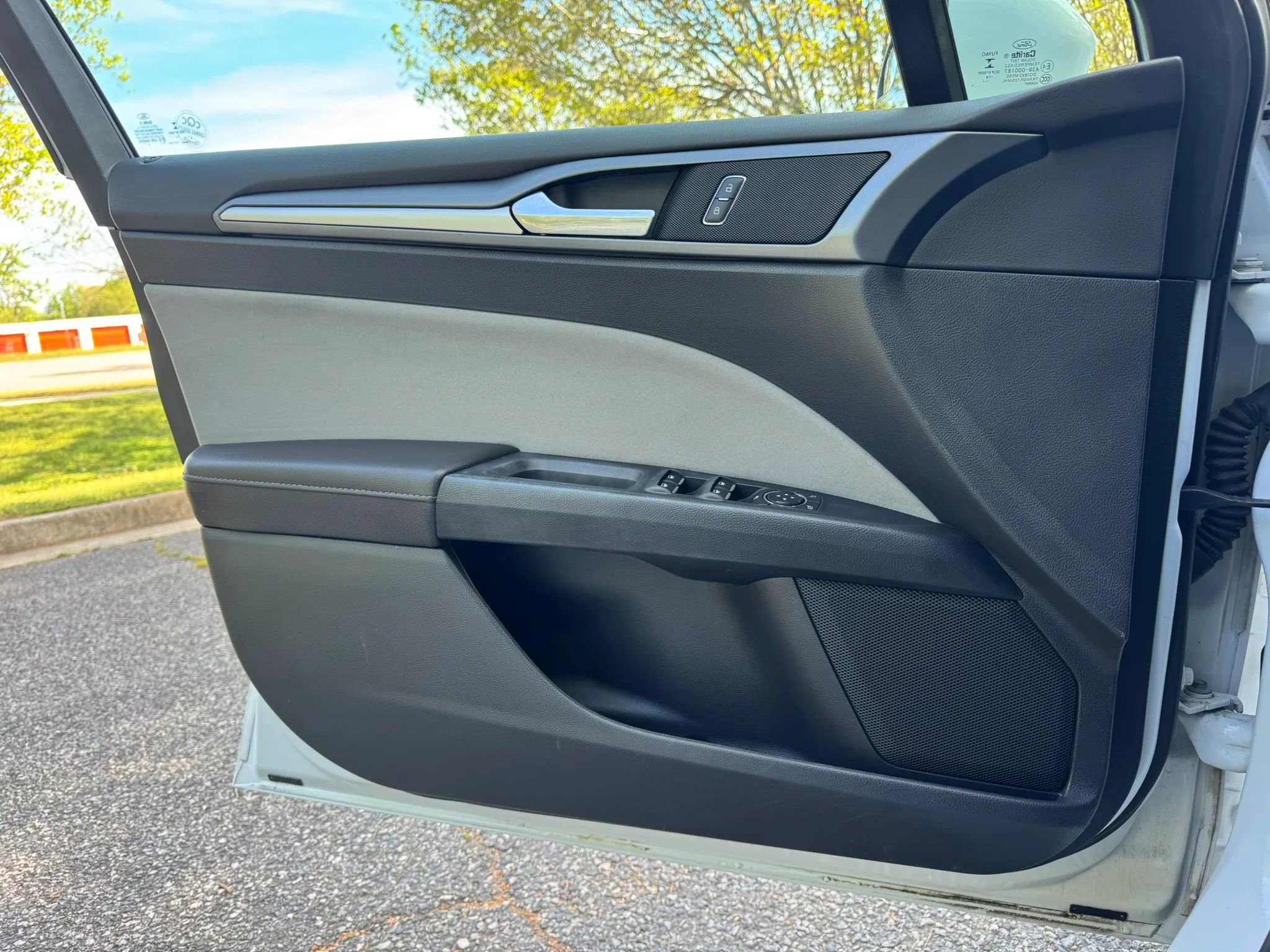 Used 2015 Ford Fusion S image 9