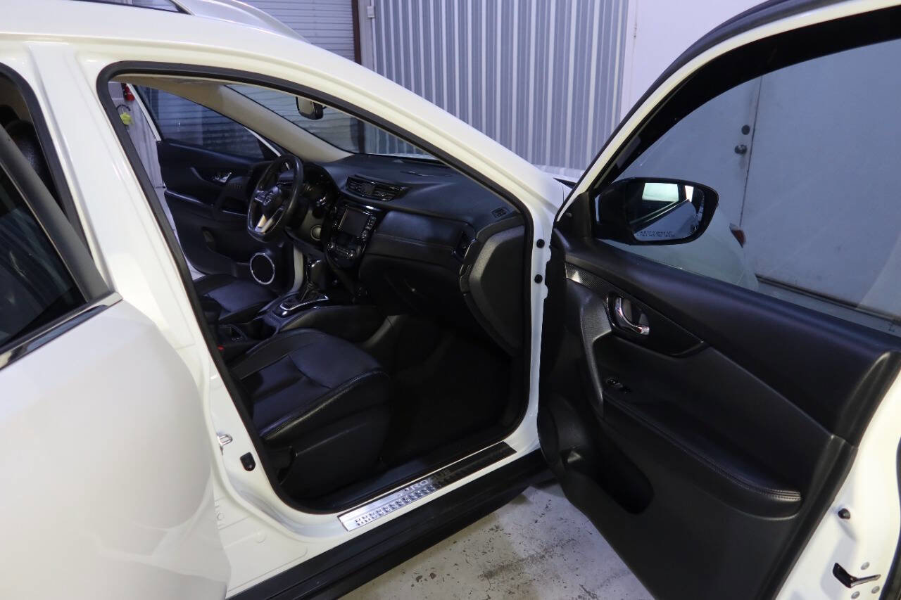 Used 2017 Nissan Rogue SL w/ SL Premium Package image 11