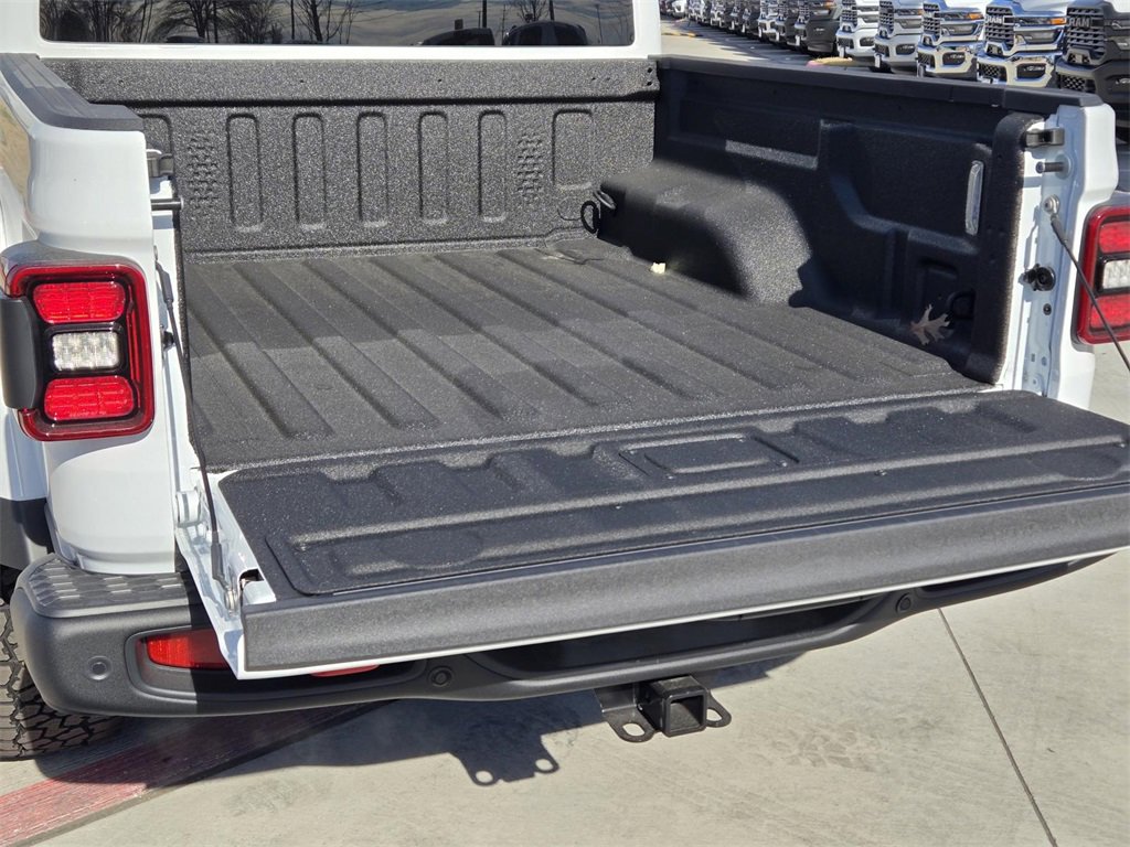 New 2025 Jeep Gladiator Rubicon image 5