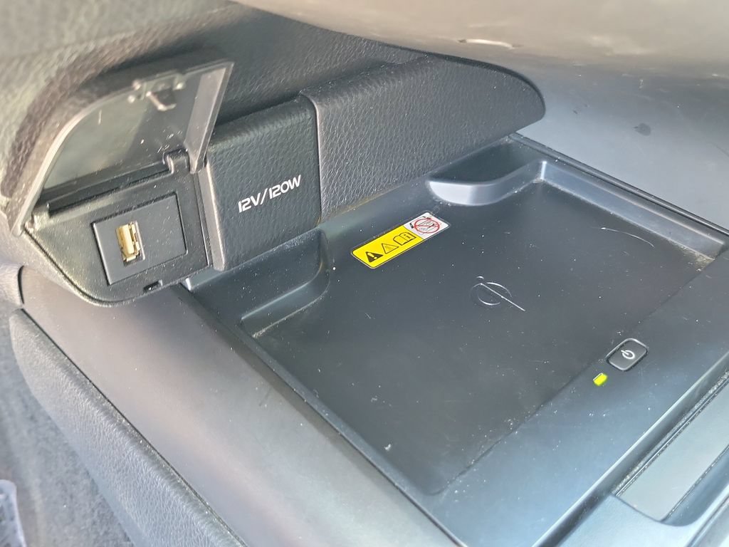 Used 2022 Toyota Camry XSE w/ Navigation Package FWD image 31
