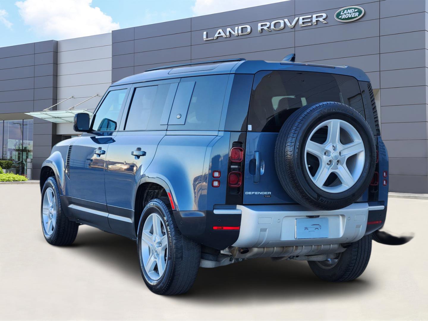 Used 2021 Land Rover Defender 110 SE image 4