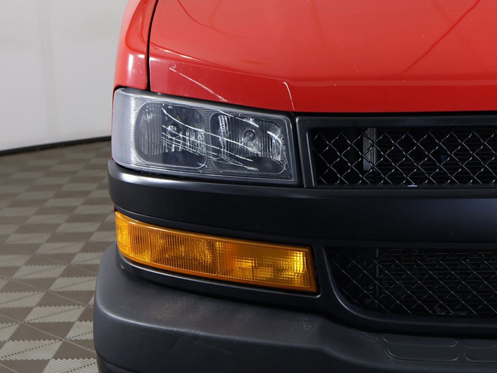 Used 2021 Chevrolet Express 3500 w/ Driver Convenience Package image 10