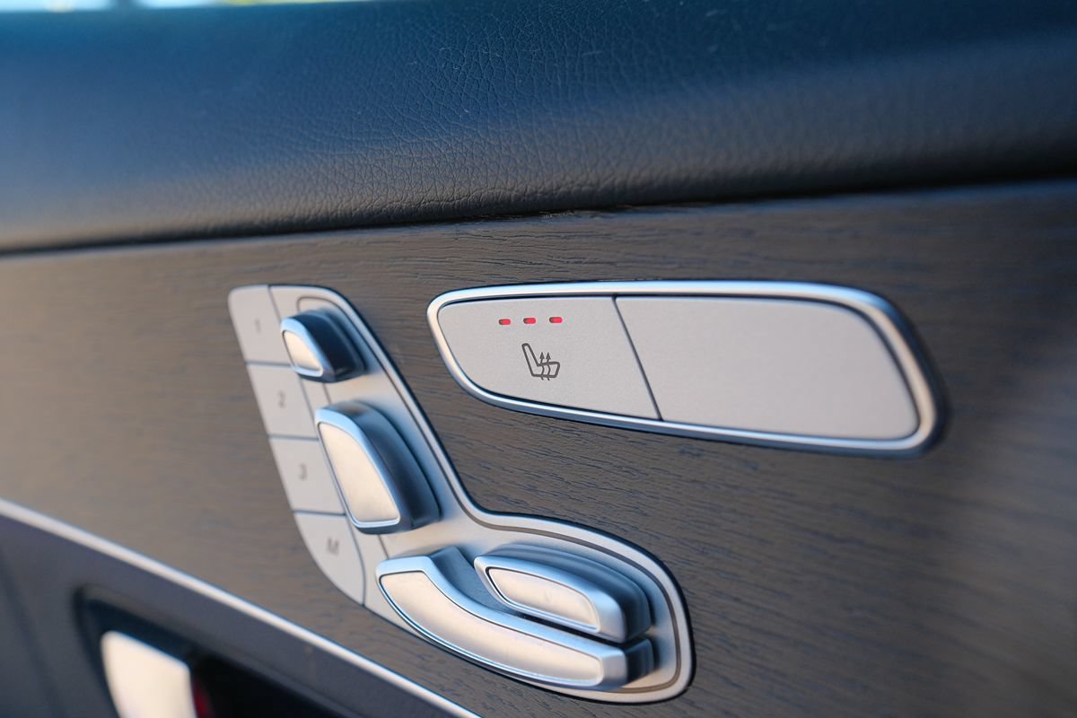 Used 2022 Mercedes-Benz GLC 300 image 11