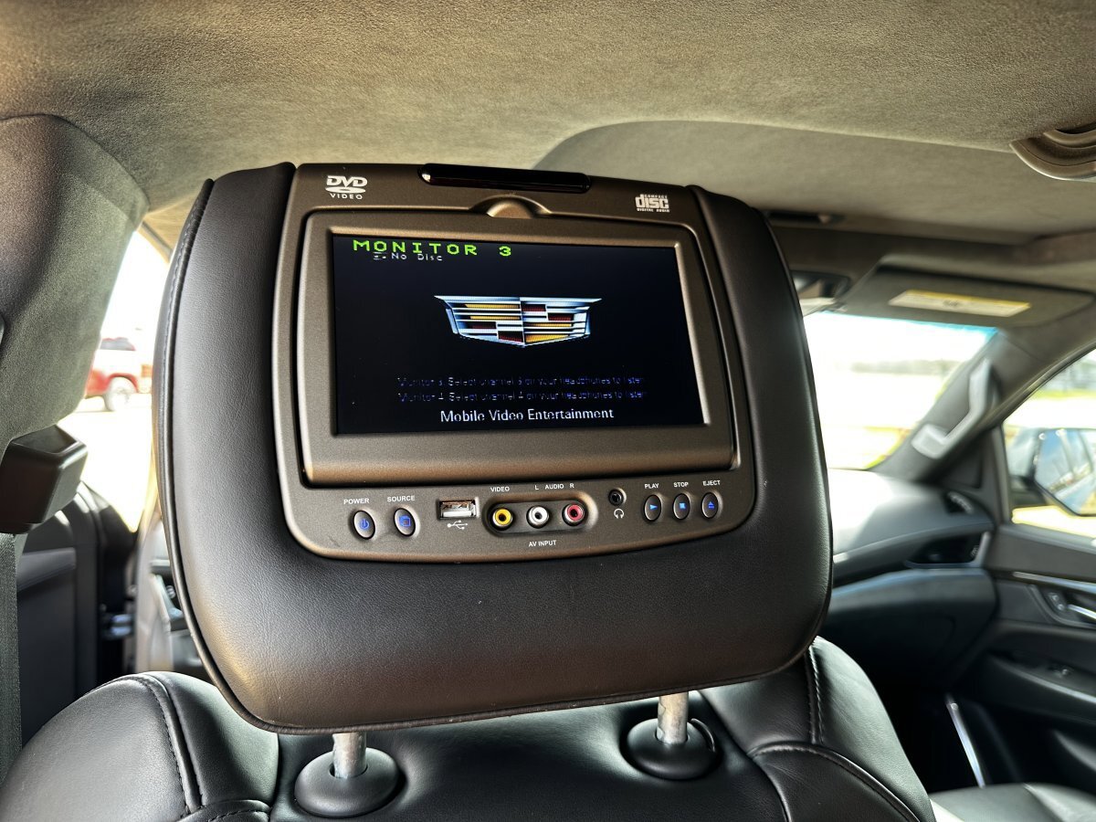 Used 2018 Cadillac Escalade Platinum AWD/4WD image 35