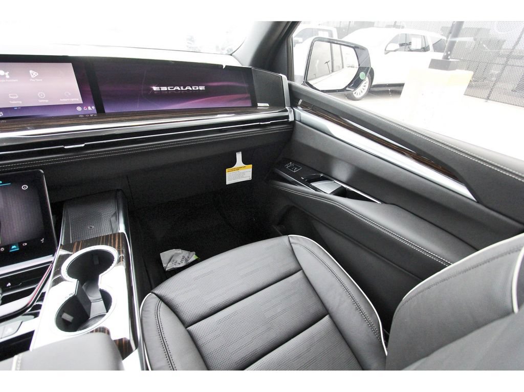 New 2026 Cadillac Escalade ESV Luxury w/ Touring Package AWD/4WD image 10