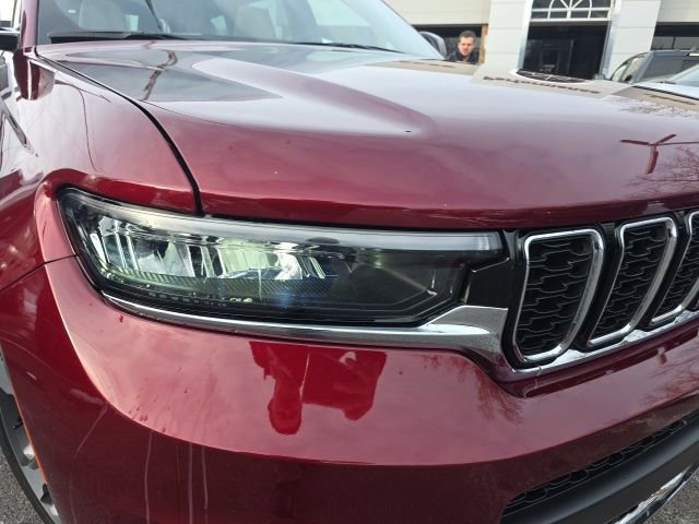 Used 2025 Jeep Grand Cherokee L Limited w/ Luxury Tech Group II image 30