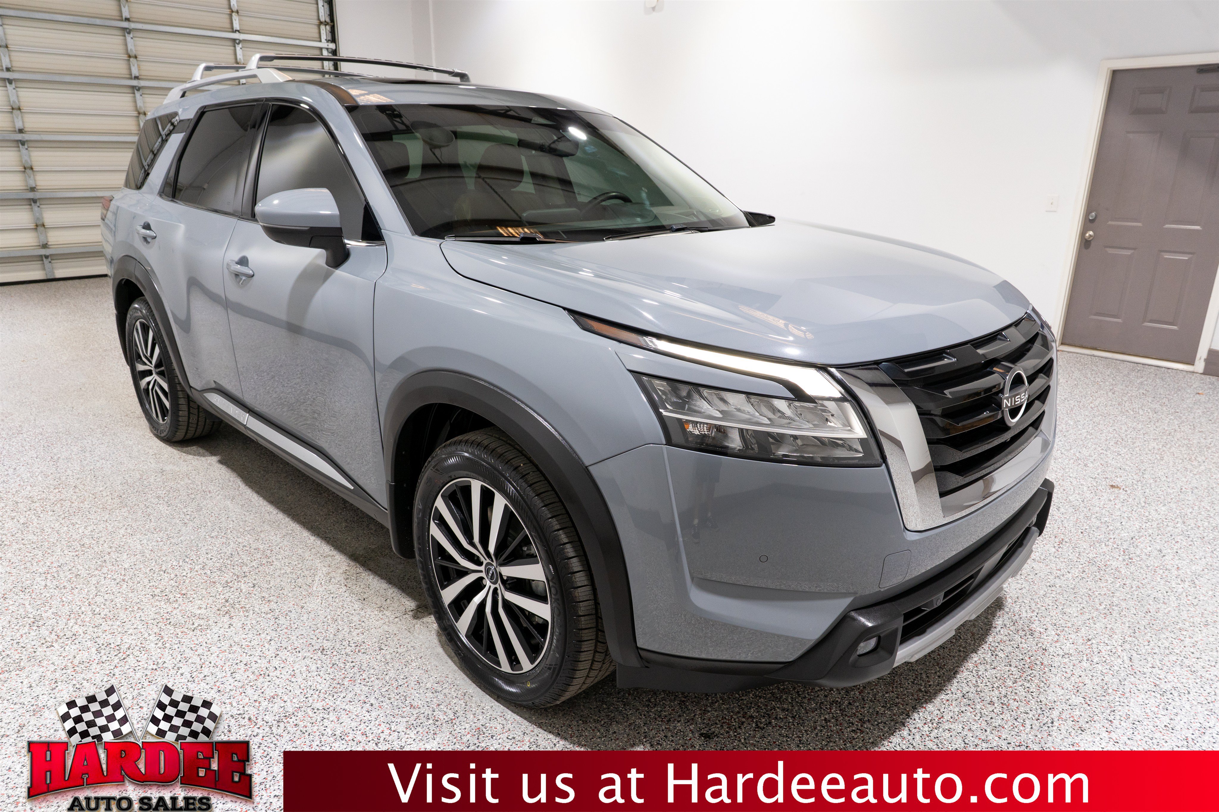 Used 2023 Nissan Pathfinder Platinum FWD image 6