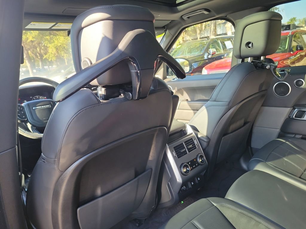 Used 2021 Land Rover Range Rover Sport HST image 16