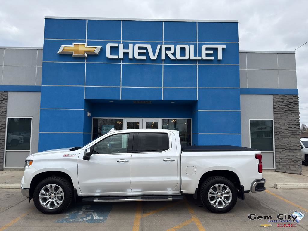 Used 2025 Chevrolet Silverado 1500 LTZ w/ Z71 Off-Road Package AWD/4WD image 1