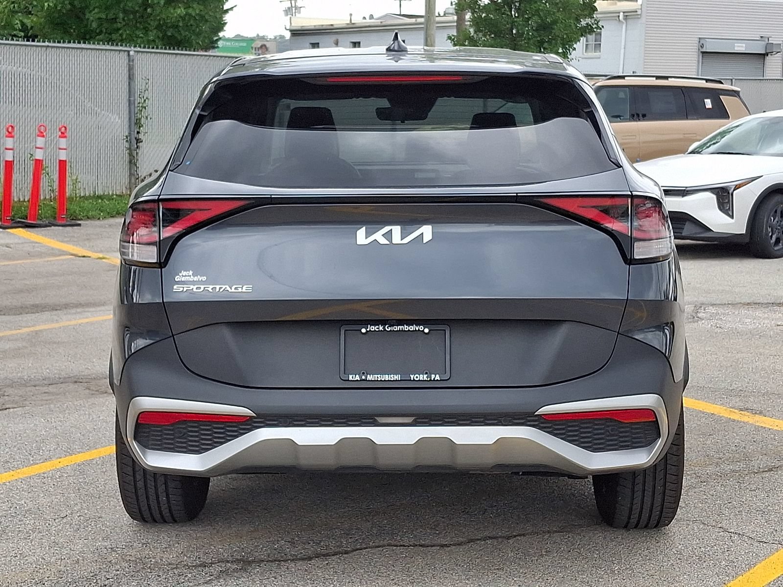 Used 2023 Kia Sportage EX FWD image 3
