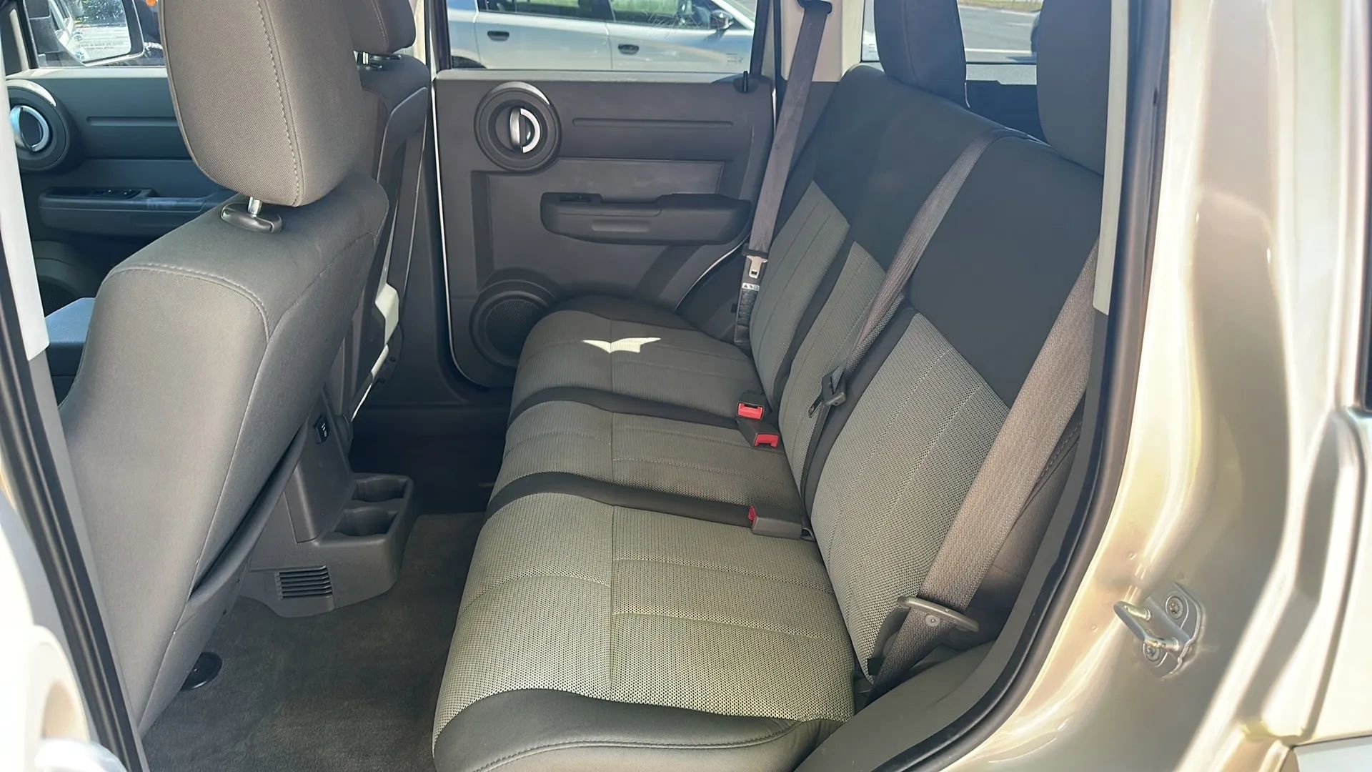 Used 2008 Dodge Nitro SXT image 16