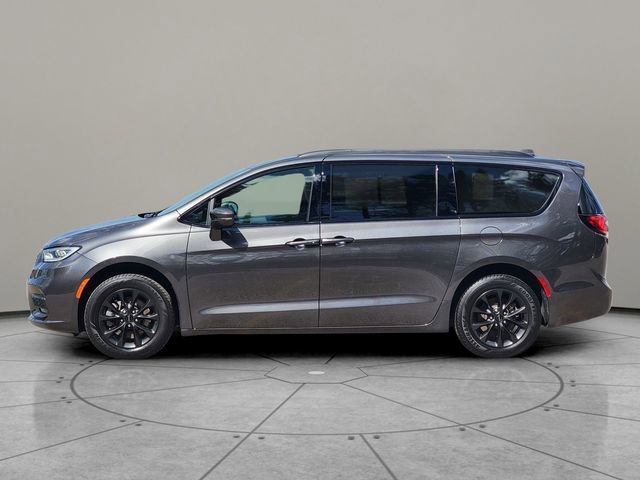 Certified 2021 Chrysler Pacifica Touring-L w/ S Appearance Package AWD/4WD image 9