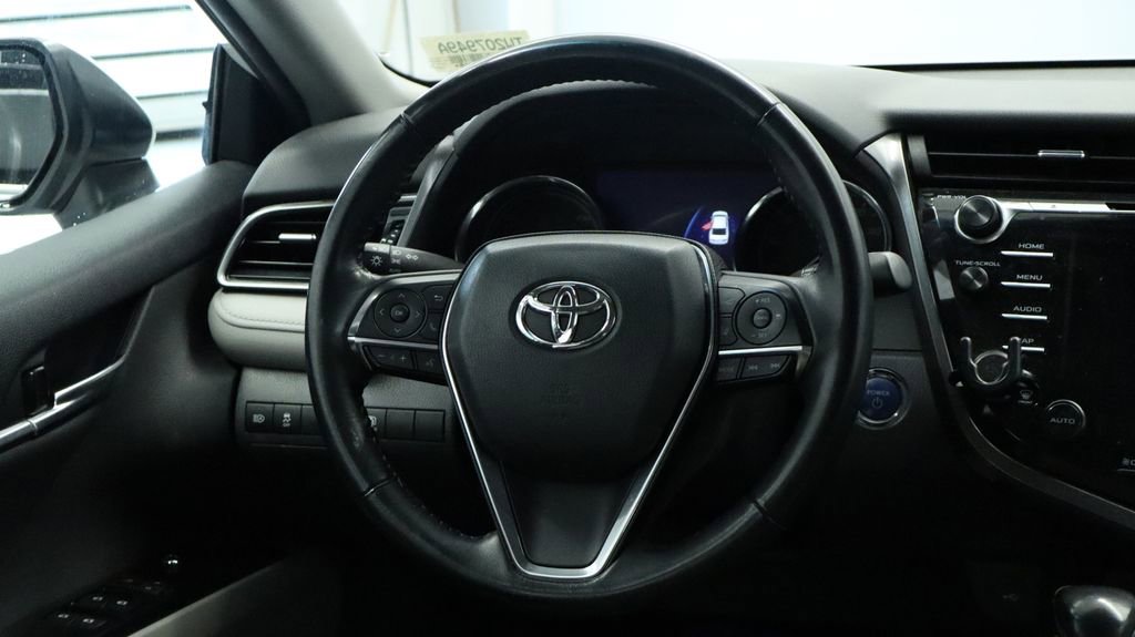 Used 2020 Toyota Camry XLE FWD image 23