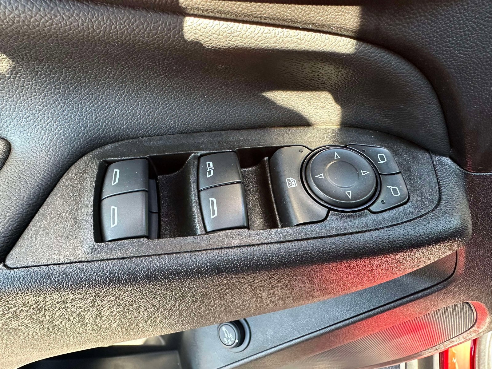 Used 2023 Chevrolet Equinox LT FWD image 17