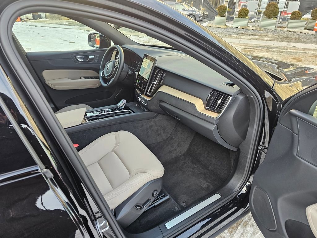Certified 2026 Volvo XC60 B5 Core w/ Protection Package Premier image 11