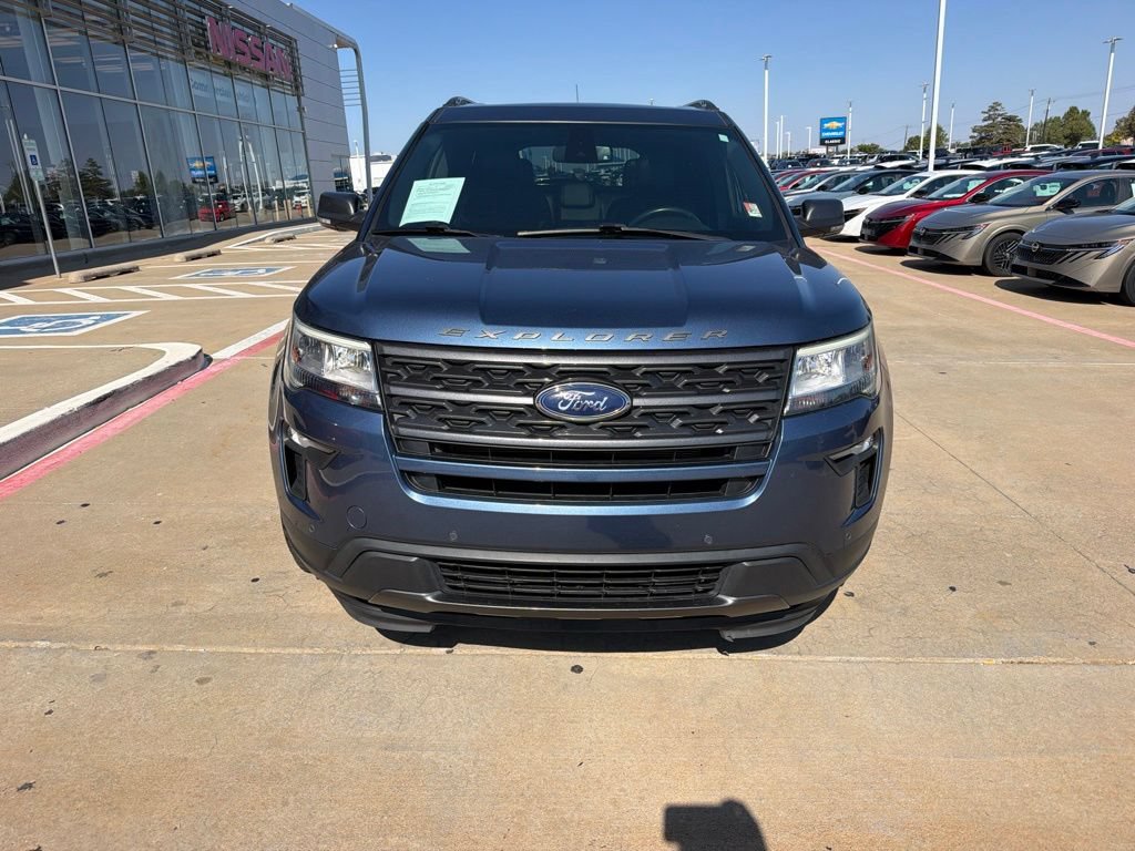 Used 2018 Ford Explorer XLT w/ Equipment Group 202A AWD/4WD image 8