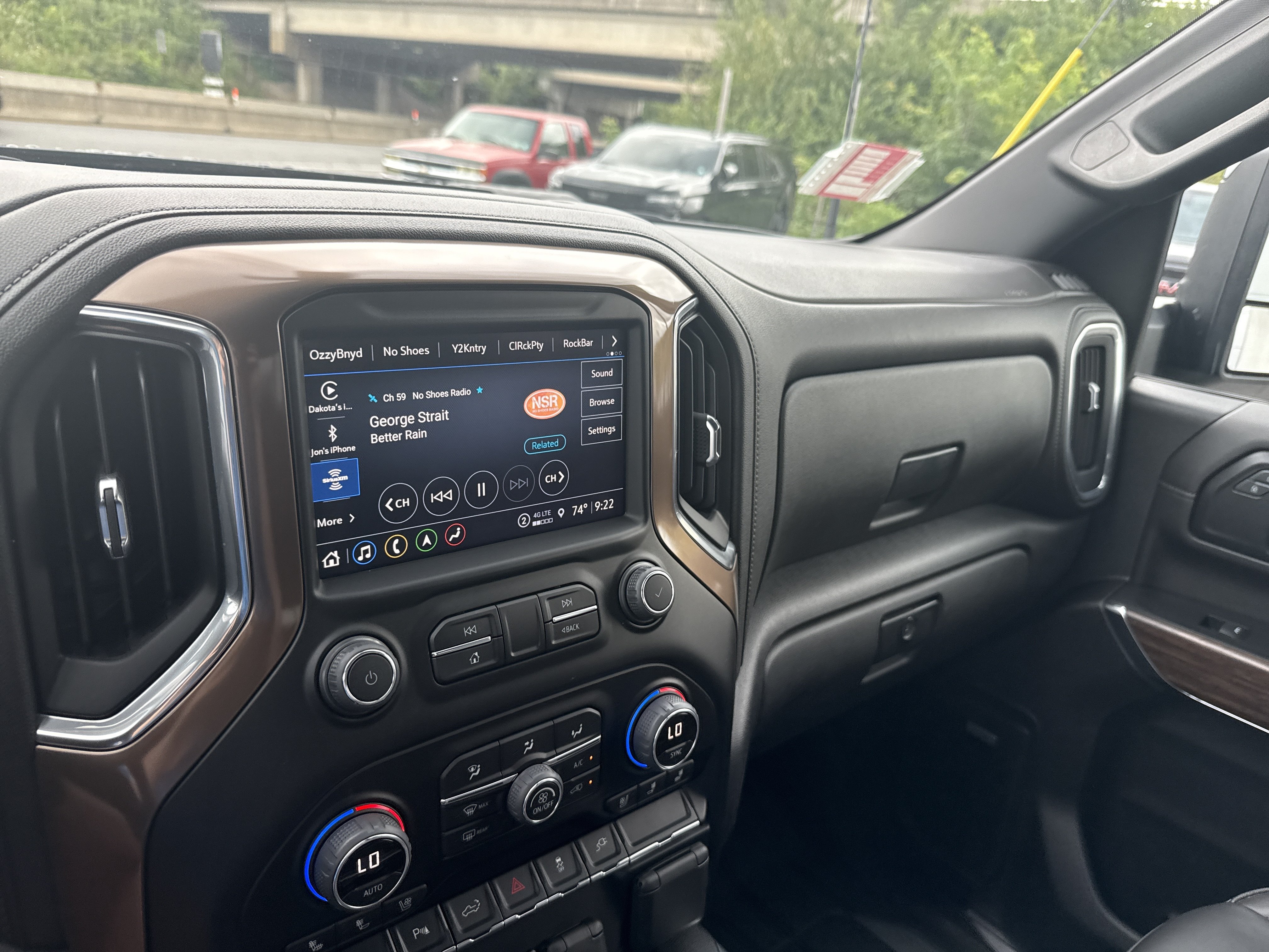 Used 2022 Chevrolet Silverado 2500 High Country AWD/4WD image 23