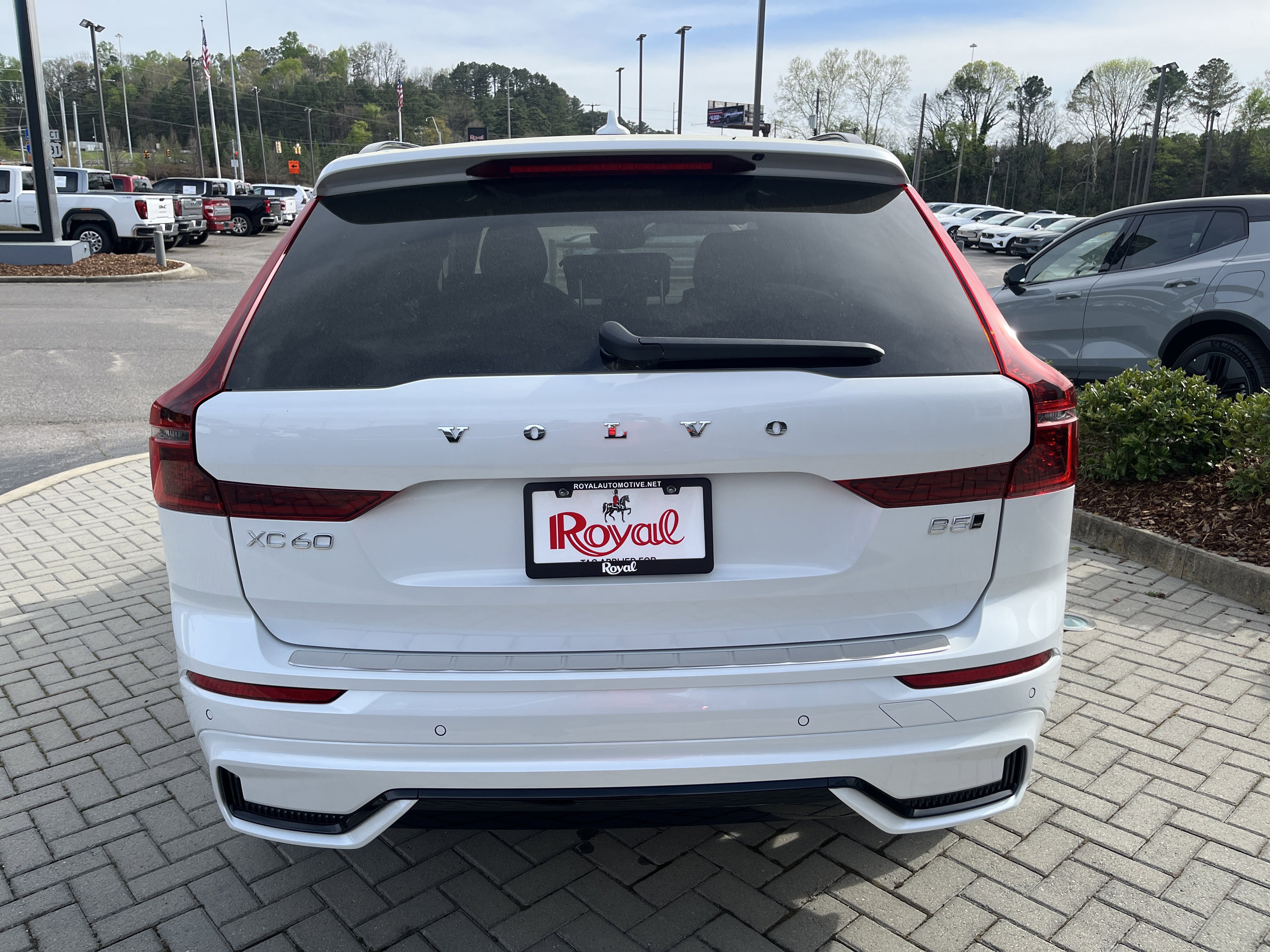 New 2026 Volvo XC60 B5 Plus w/ Protection Package Premier image 4