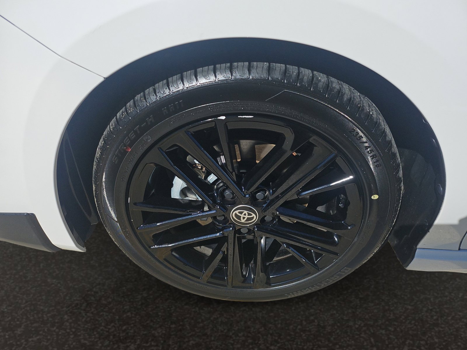 Used 2025 Toyota Camry SE FWD image 40