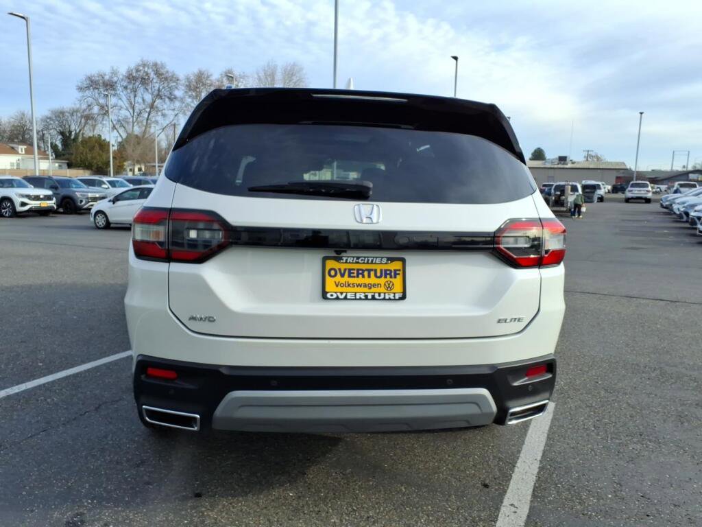 Used 2023 Honda Pilot Elite image 7