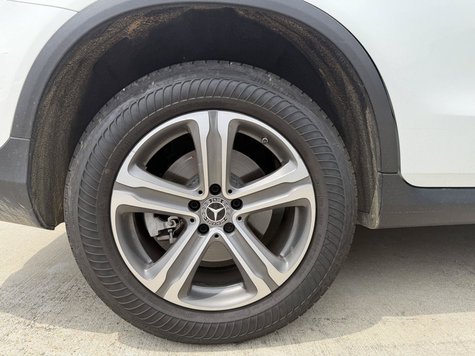 Used 2019 Mercedes-Benz GLC 300 image 4