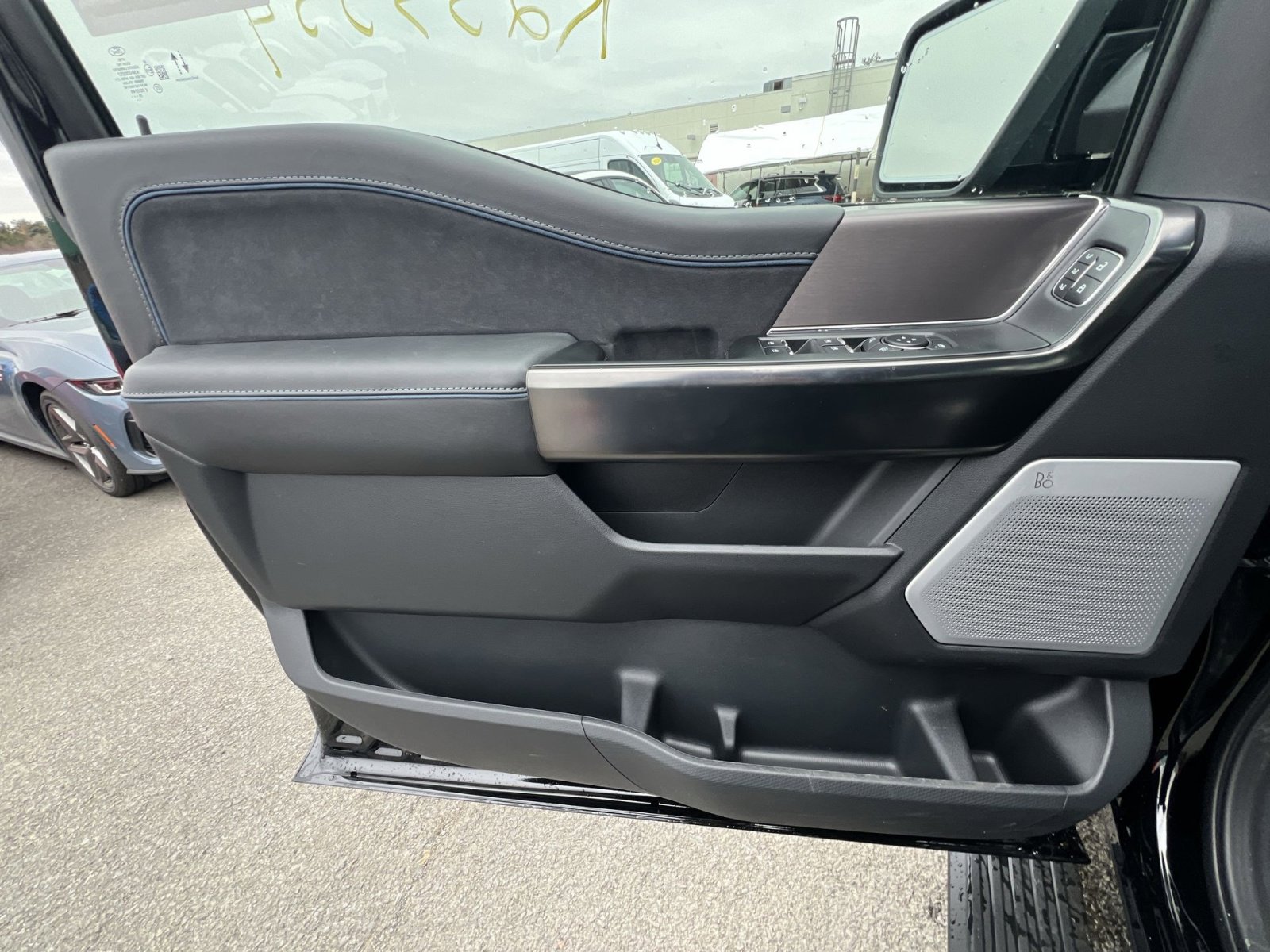 New 2025 Ford F150 Platinum w/ Equipment Group 702A High image 15