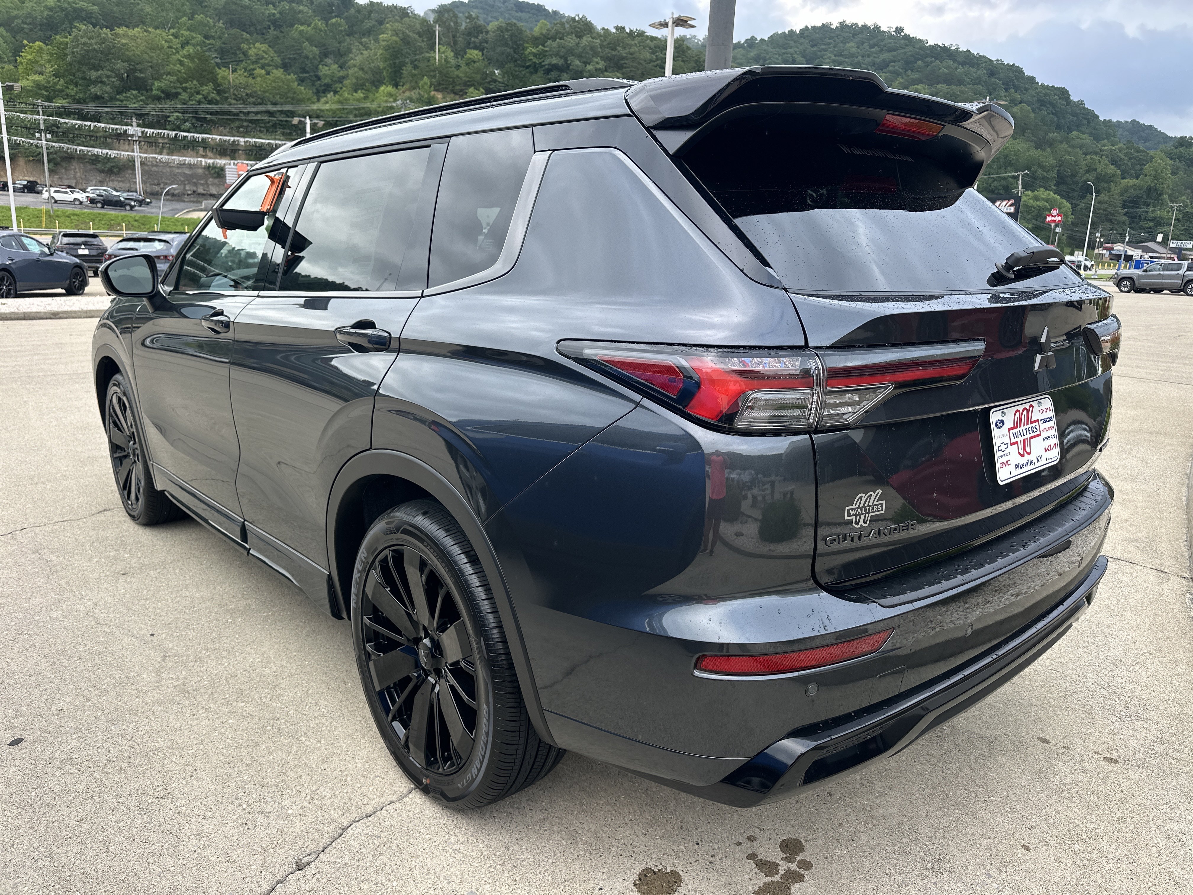 New 2026 Mitsubishi Outlander SEL Black Edition AWD/4WD image 5