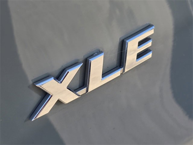 Used 2023 Toyota RAV4 XLE Premium image 8