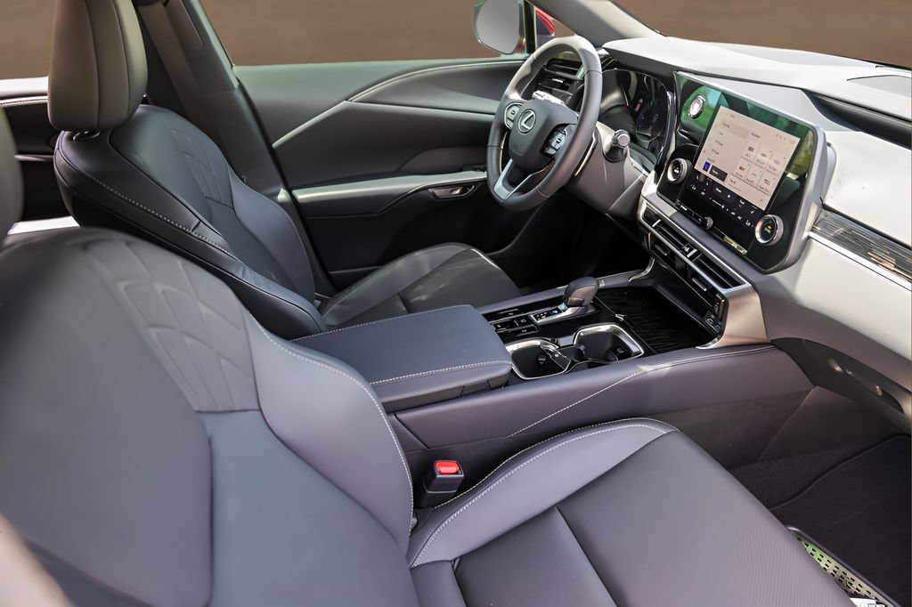 Used 2024 Lexus RX 350 FWD w/ Technology Package image 29