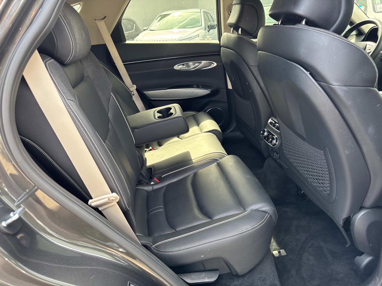 Used 2025 Genesis Electrified GV70 image 29