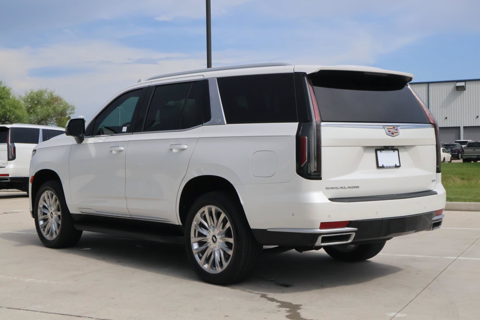 Certified 2024 Cadillac Escalade ESV Premium Luxury RWD image 38