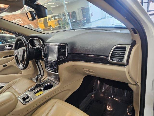 Used 2019 Jeep Grand Cherokee Limited AWD/4WD image 11