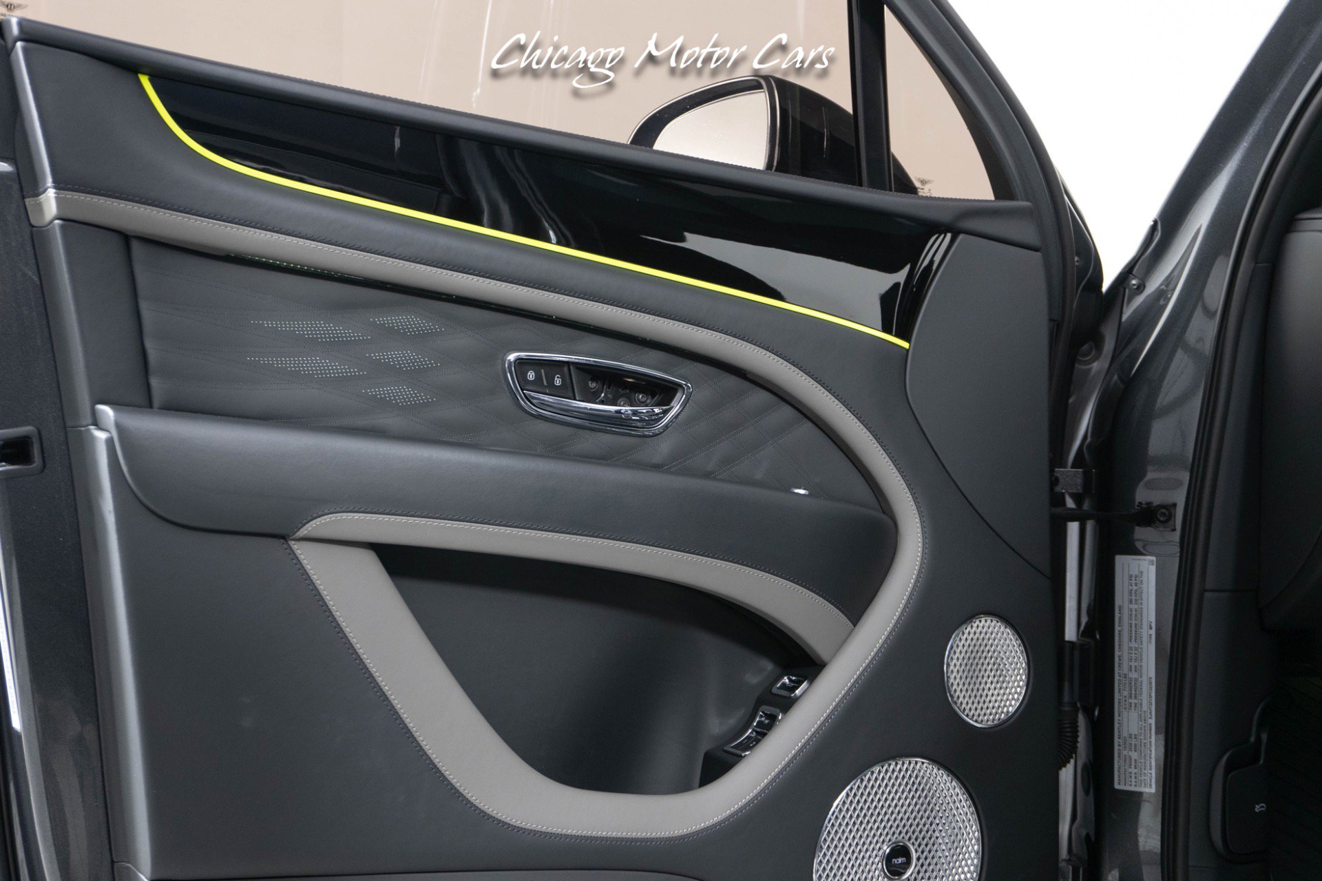 Used 2023 Bentley Bentayga Extended Wheelbase image 23