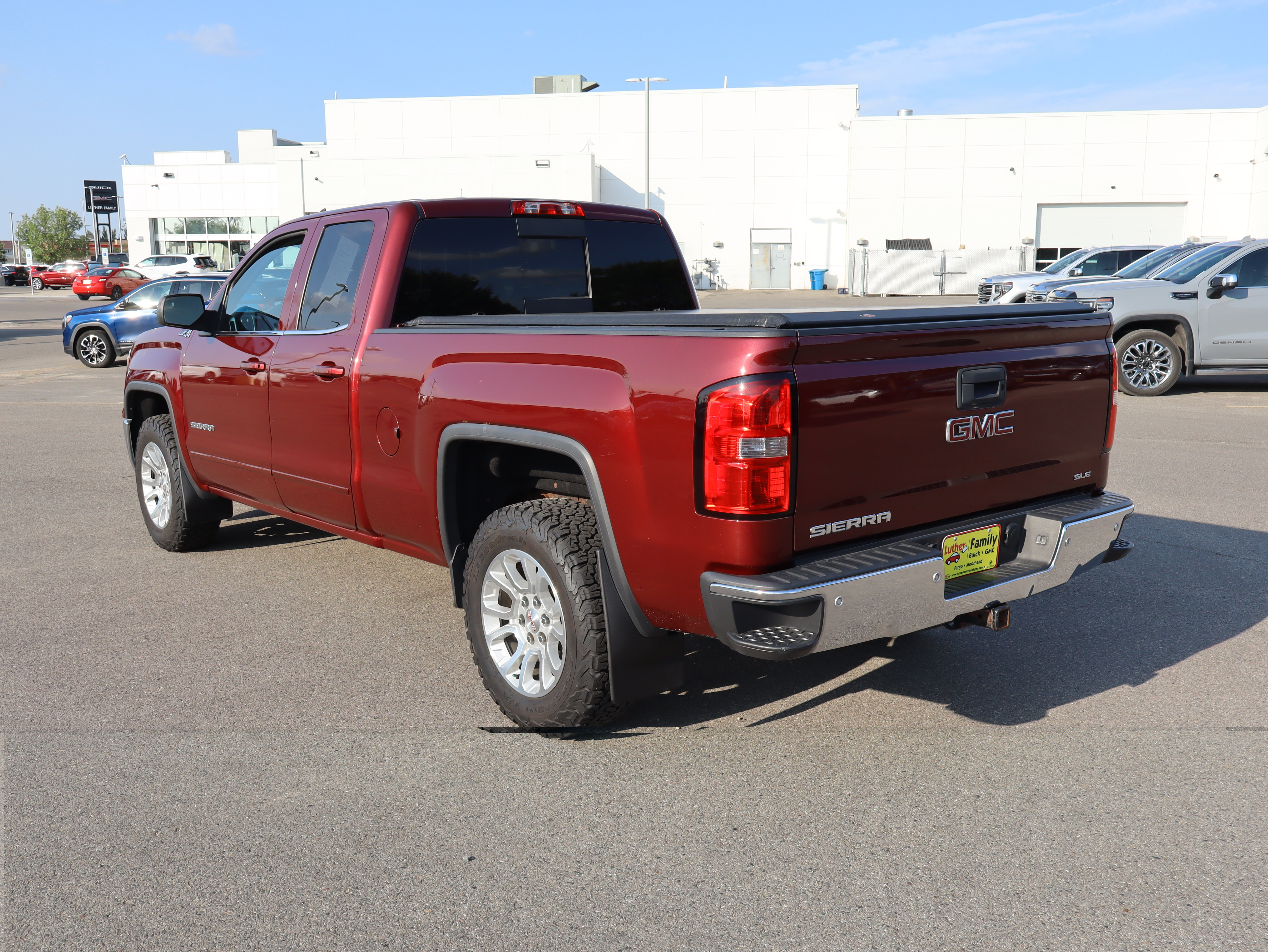 Used 2015 GMC Sierra 1500 SLE w/ SLE Value Package AWD/4WD image 5