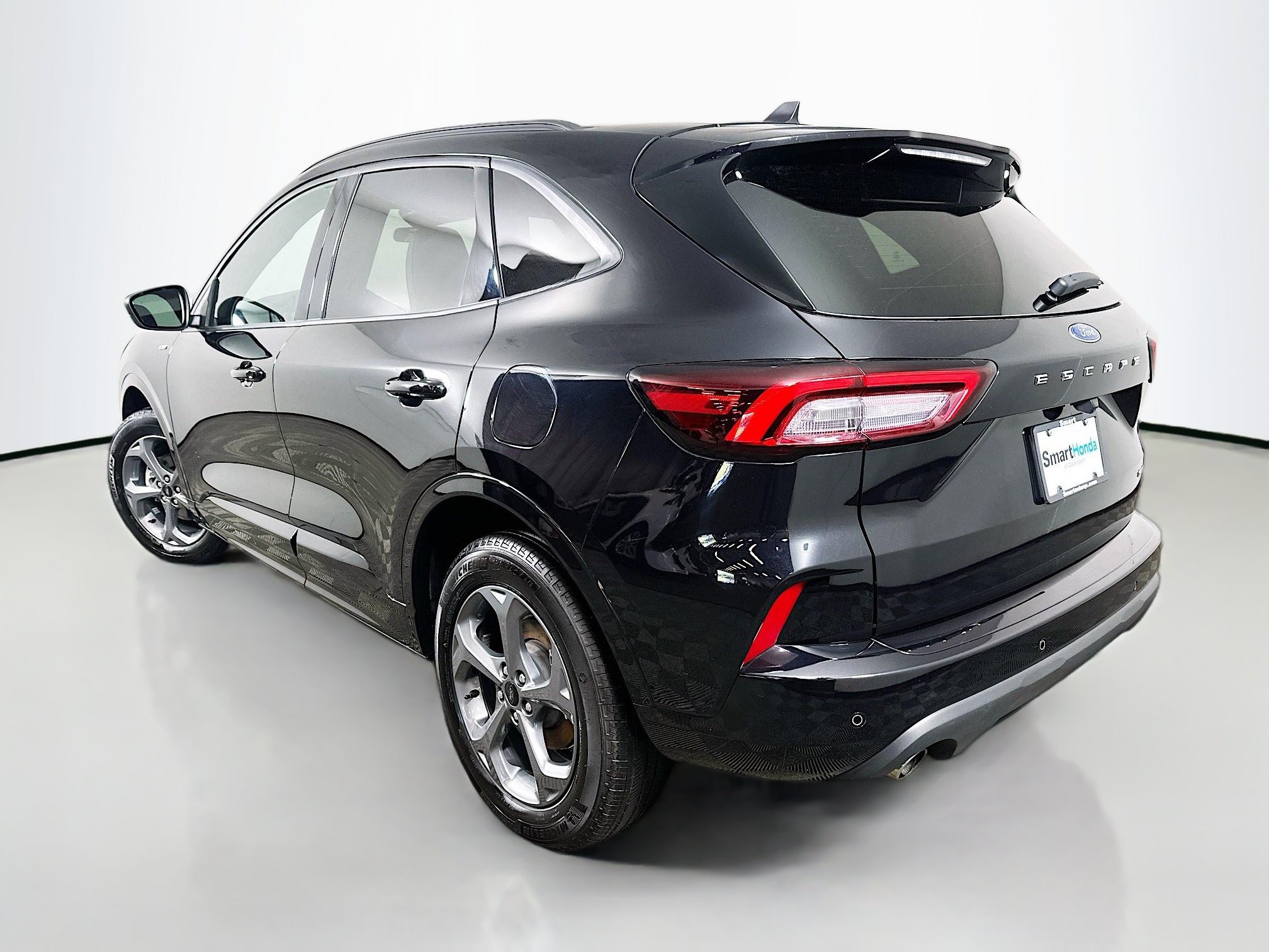 Used 2024 Ford Escape ST-Line w/ Tech Pack #1 AWD/4WD image 5