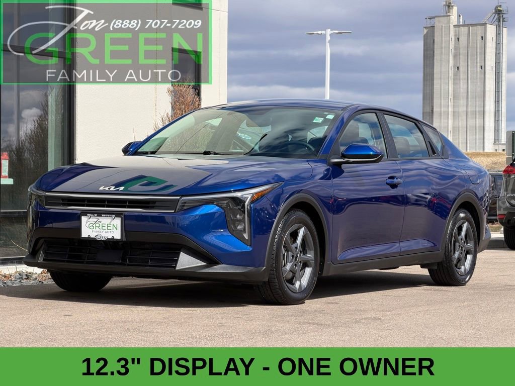 Used 2025 Kia K4 LXS FWD image 1
