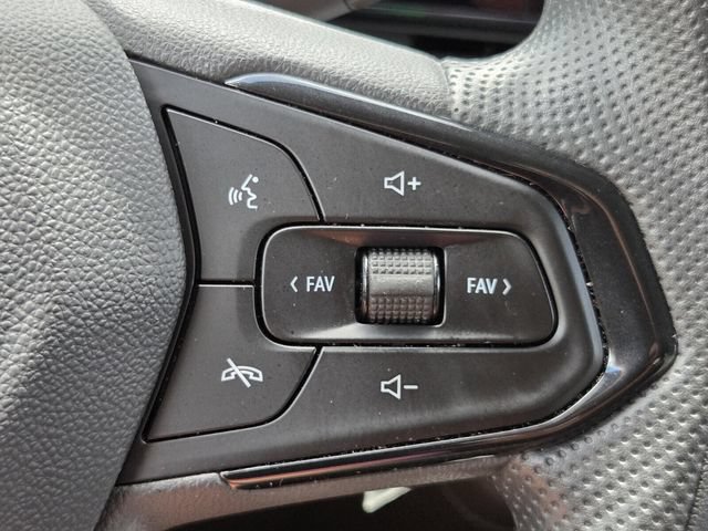 Used 2025 Chevrolet Trax LS w/ LS Convenience Package FWD image 20