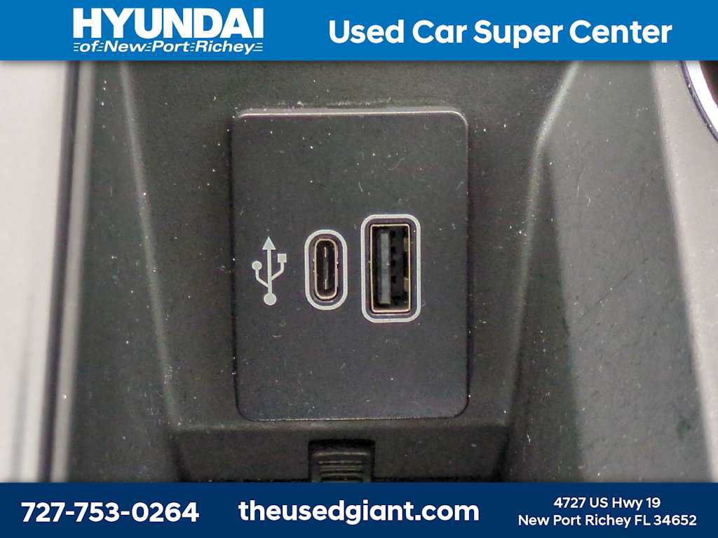 Used 2024 Lincoln Nautilus Reserve w/ Equipment Group 202A AWD/4WD image 26