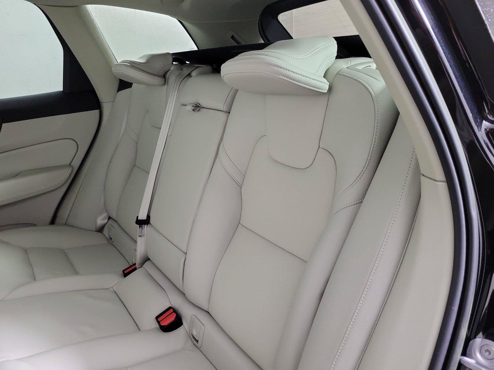 Certified 2023 Volvo XC60 B5 Plus w/ Protection Package Premier FWD image 13