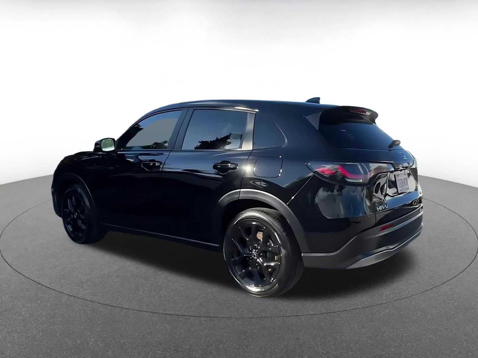 Used 2025 Honda HR-V Sport image 10