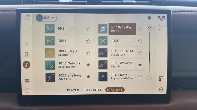 Used 2023 Land Rover Defender 130 SE image 37