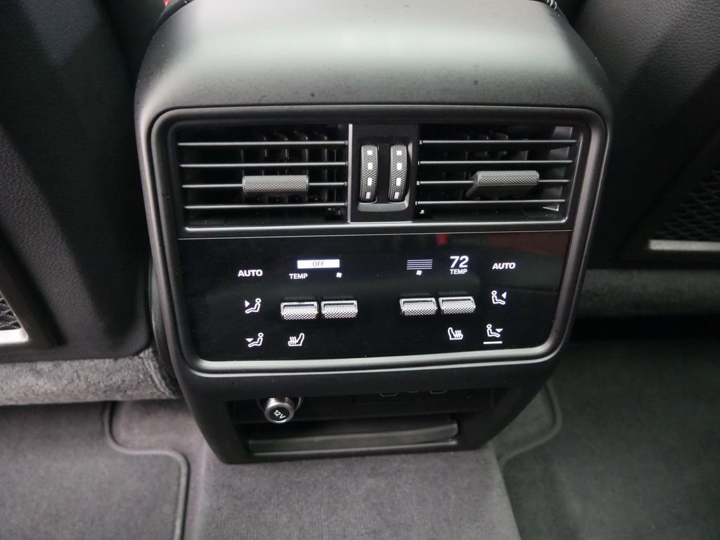 Certified 2026 Porsche Cayenne Coupe image 28
