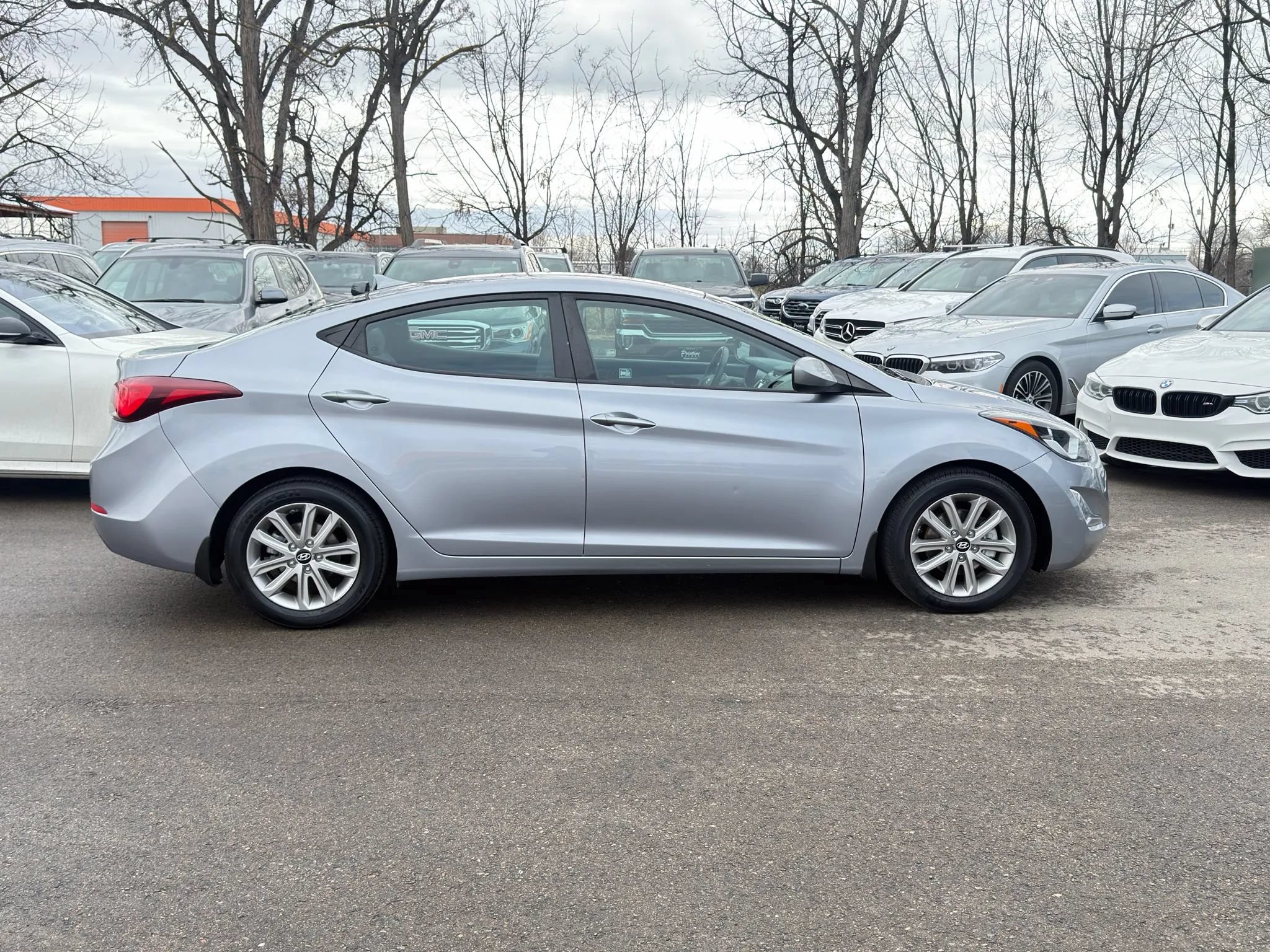 Used 2015 Hyundai Elantra SE w/ Option Group 02 FWD image 7
