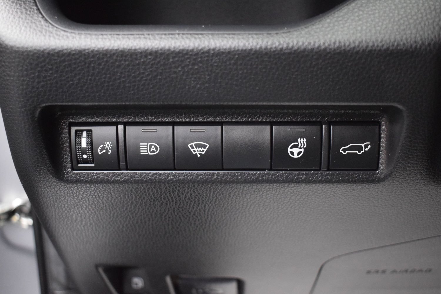 Used 2021 Toyota RAV4 XLE Premium AWD/4WD image 17