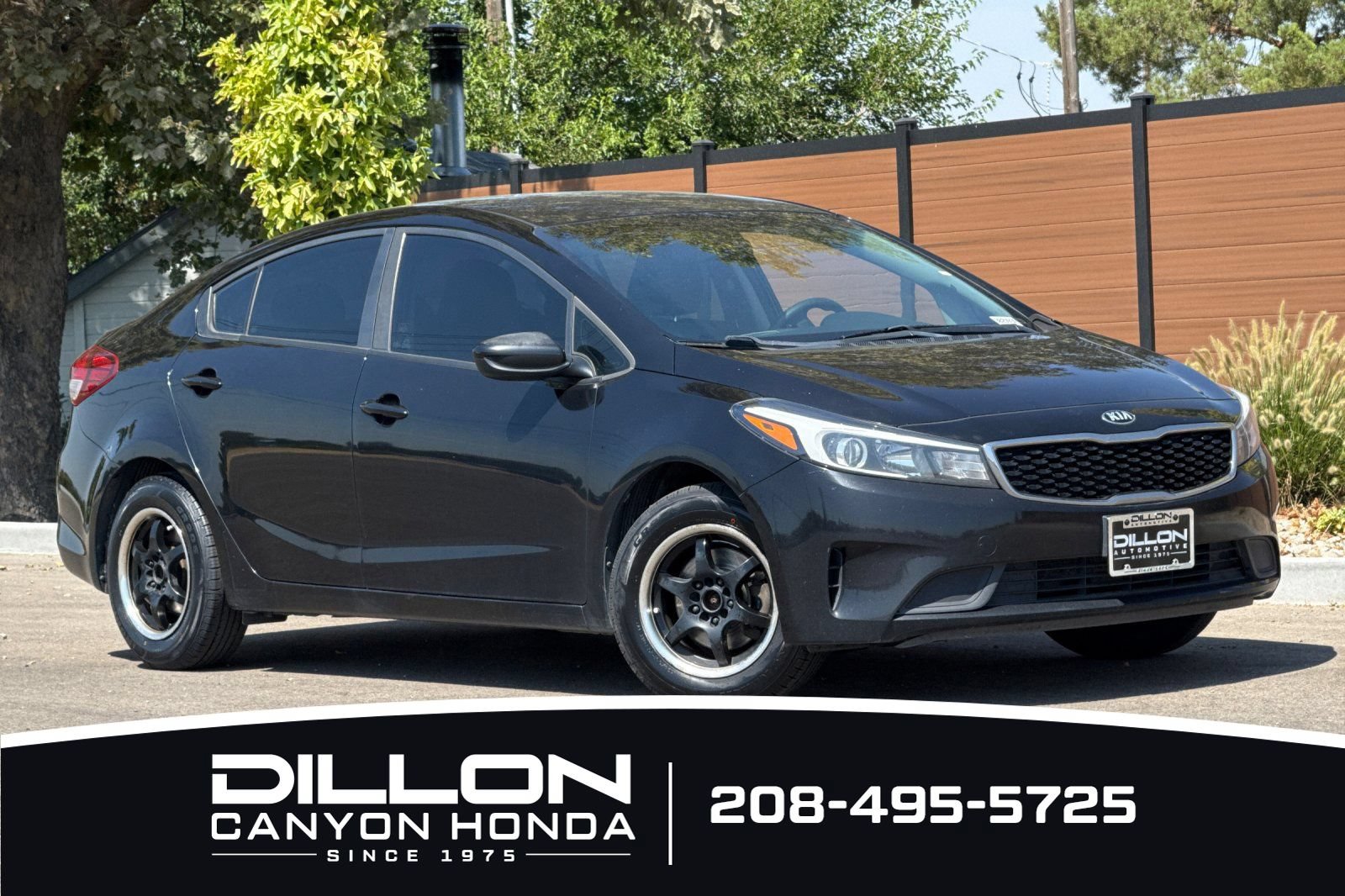 Used 2017 Kia Forte LX FWD image 2