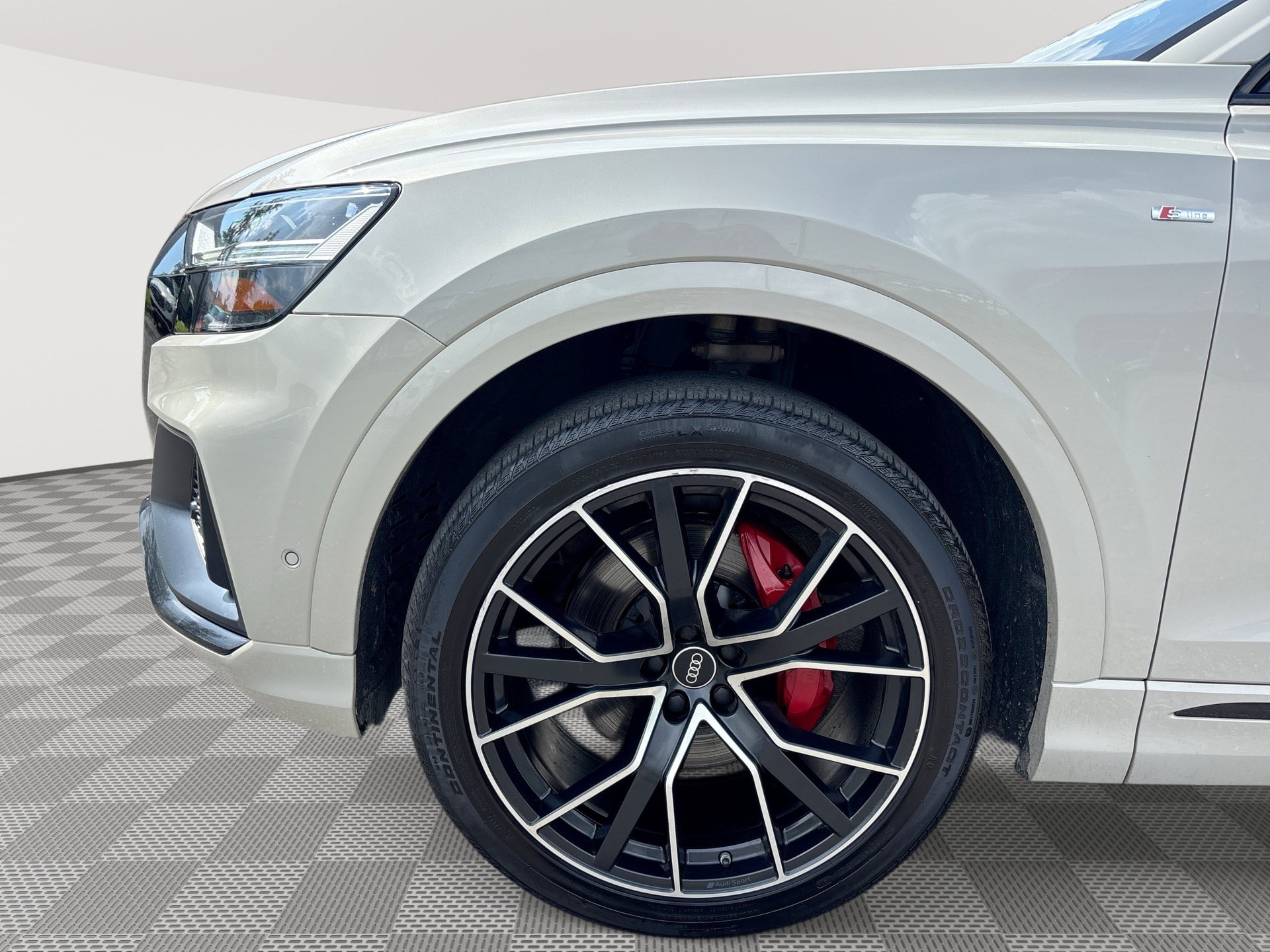 Used 2022 Audi Q8 Premium Plus w/ Premium Plus Package AWD/4WD image 19