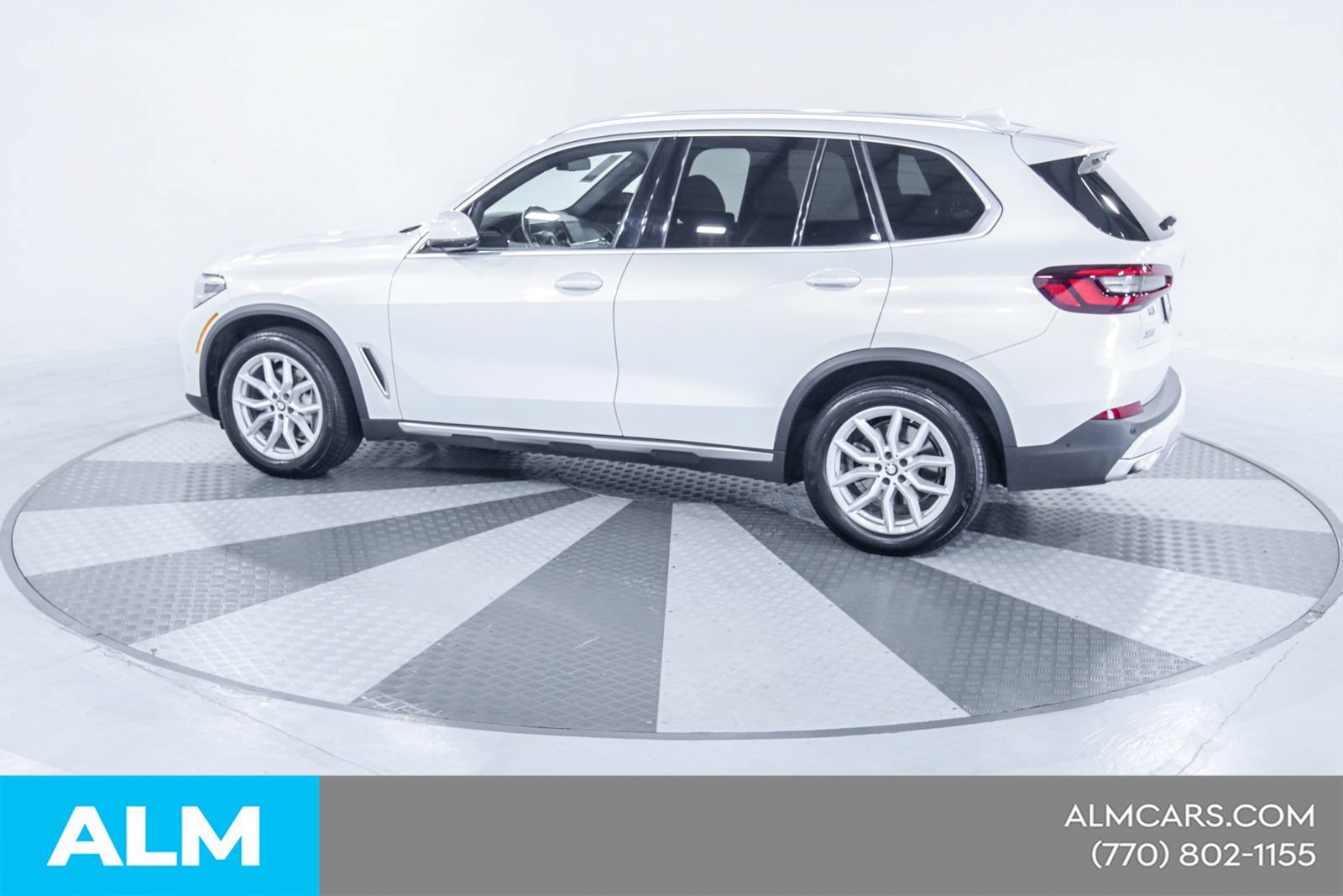 Used 2023 BMW X5 xDrive40i w/ Premium Package AWD/4WD image 6