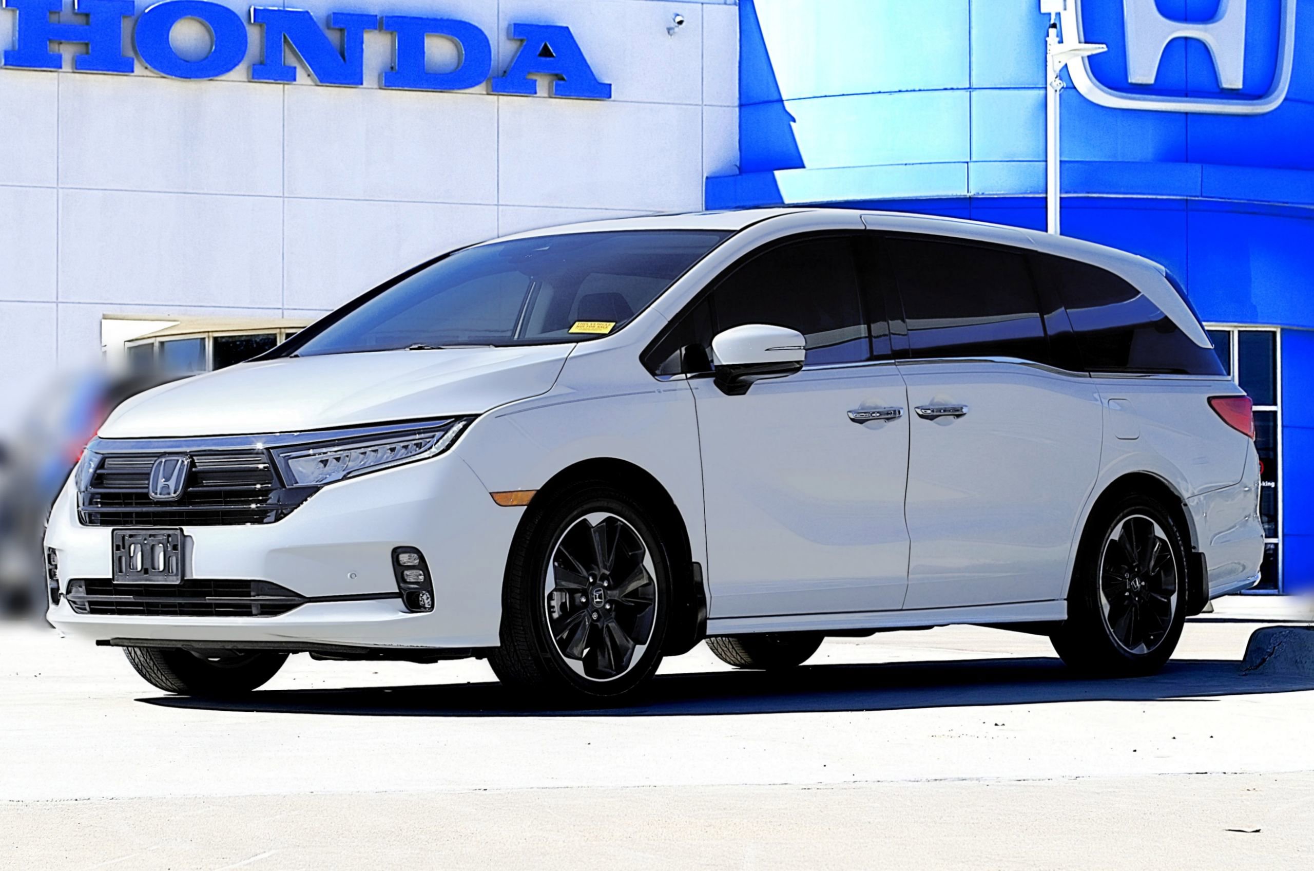 Used 2024 Honda Odyssey Elite image 1